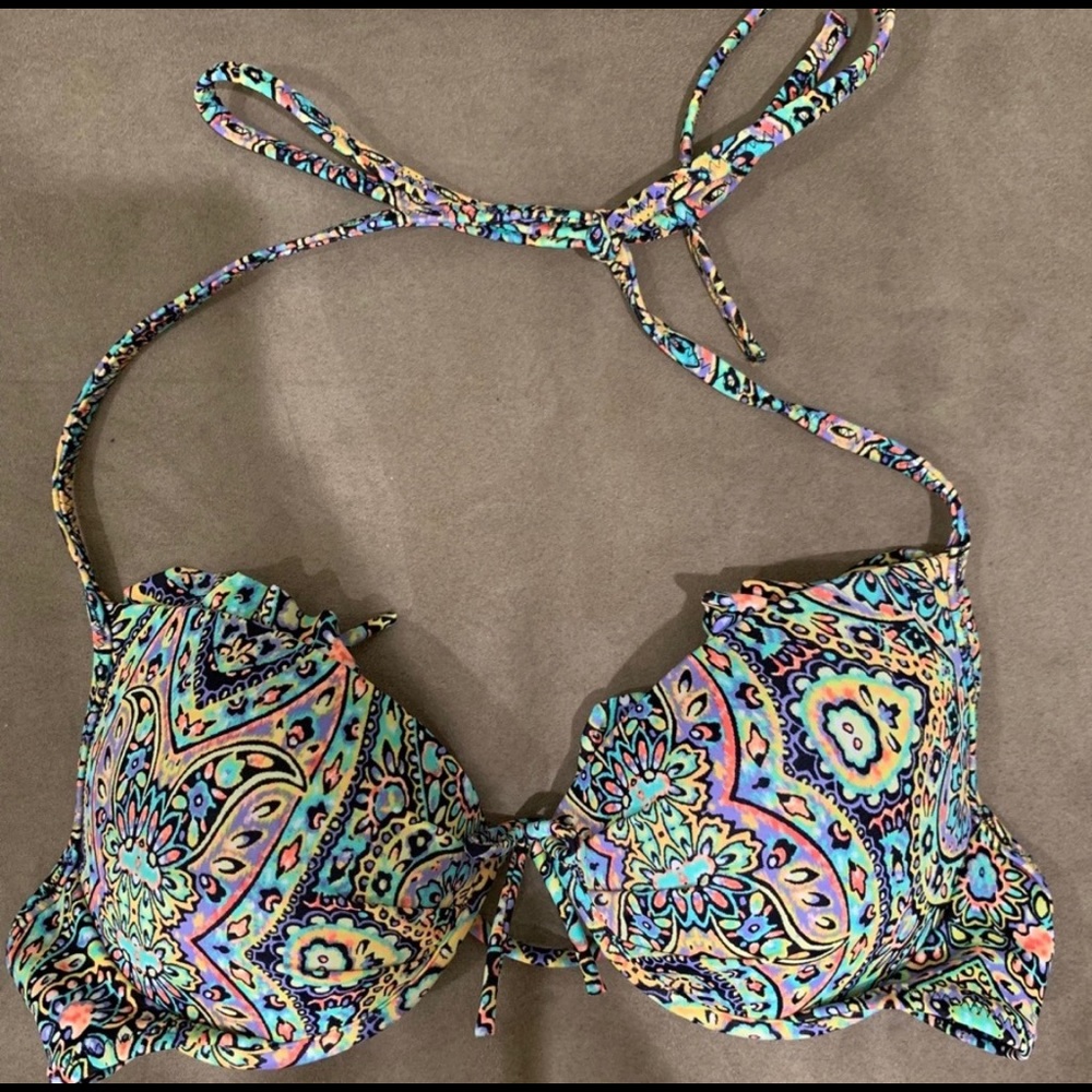 Victoria’s Secret Bikini Top 32B